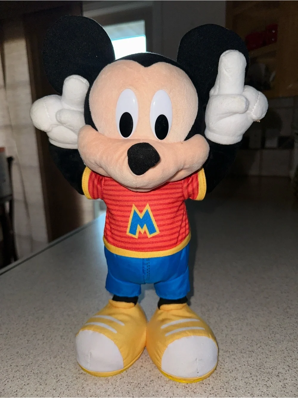 Disney Junior Head to Toes Mickey Mouse still Sings: Head, Shoulders, Knees and